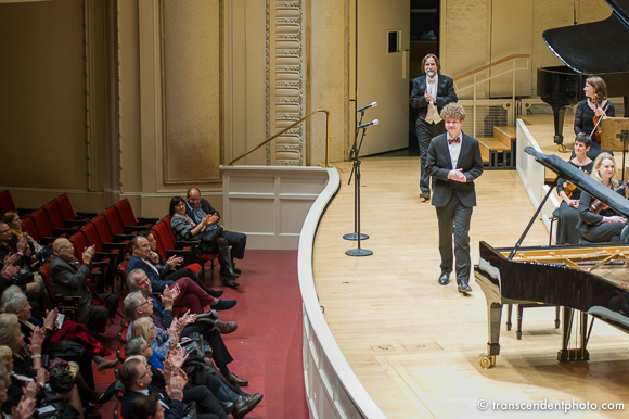 W części drugiej na scenie Orchestra Hall wystąpił zaledwie 16-letni wybitnie utalentowany Daniel Szefer.