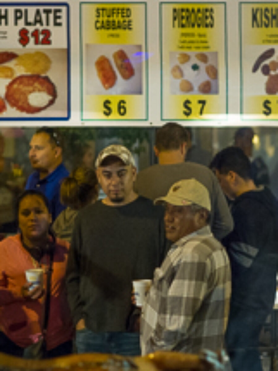 Trzymaj się Polaku z dala od rodaków!