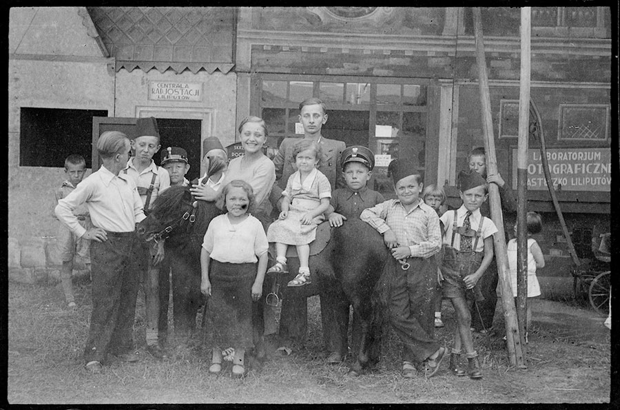 Fotografia pochodzi z projektu zatytułowanego Albom.pl: „Fotograficzna wyprawa archeologiczna na polsko-białoruskie pogranicze”, który zrealizowała polsko-białoruska ekipa. Autor: Bolesław Augustis.