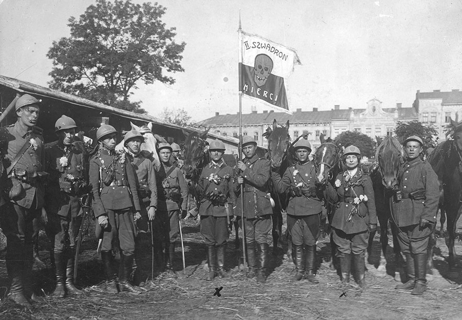 II Ochotniczy Szwadron Śmierci w czasie walk o Lwów w 1920 roku. Źródło: Wikimedia Commons/NAC