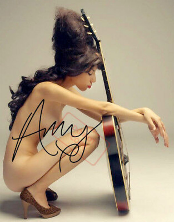 naked Amy with gitar