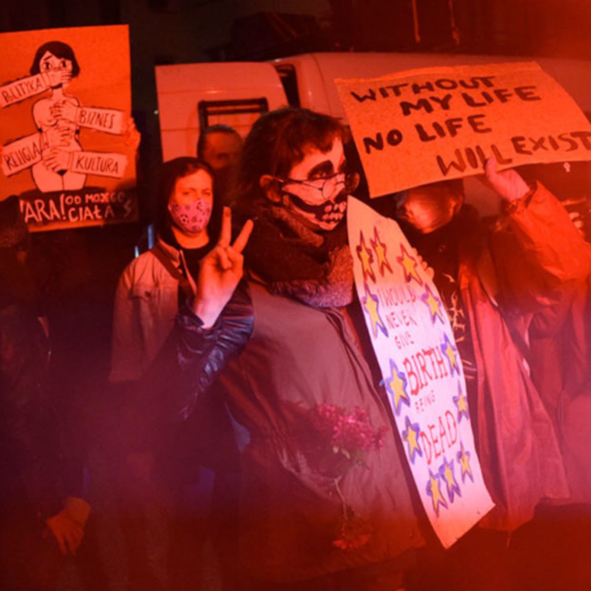 Protesty kobiet w Polsce przed domem Kaczynskiego