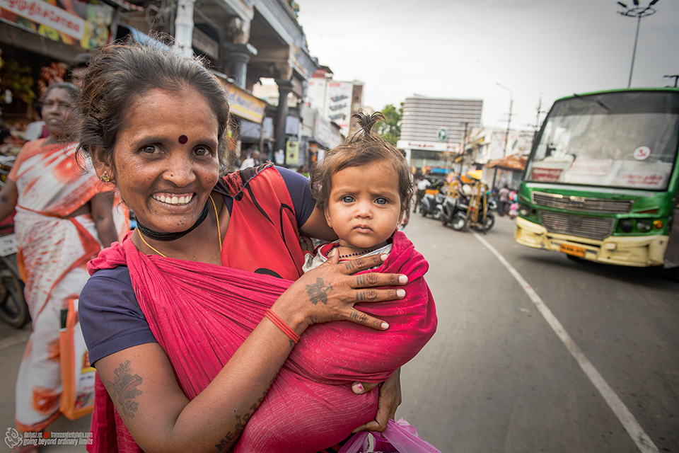 Matka z dzieckiem w Indiach